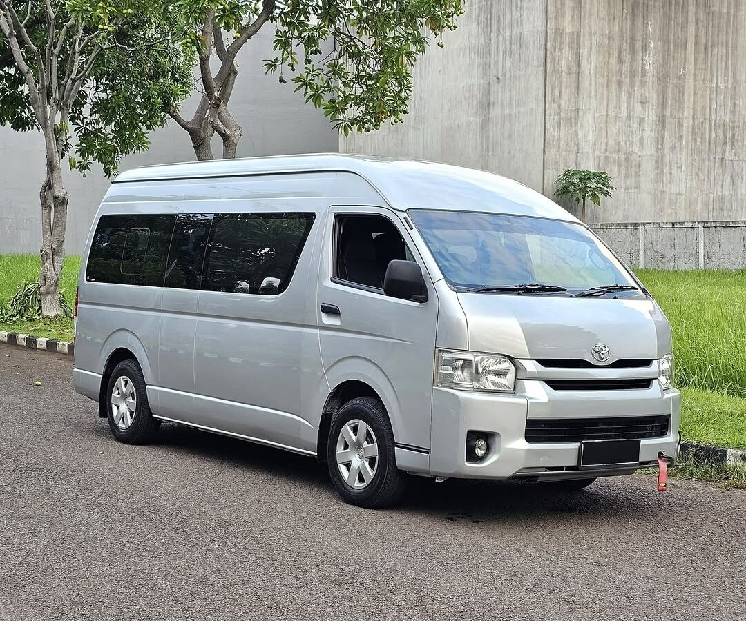 Toyota Hiace 14-Seater Van Rental Kenya | Group Transport Hire