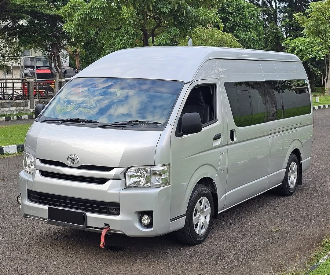 Toyota Hiace 14-Seater Van Rental Kenya | Group Transport Hire