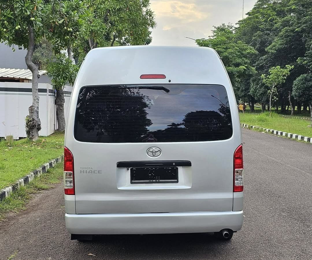 Toyota Hiace 14-Seater Van Rental Kenya | Group Transport Hire