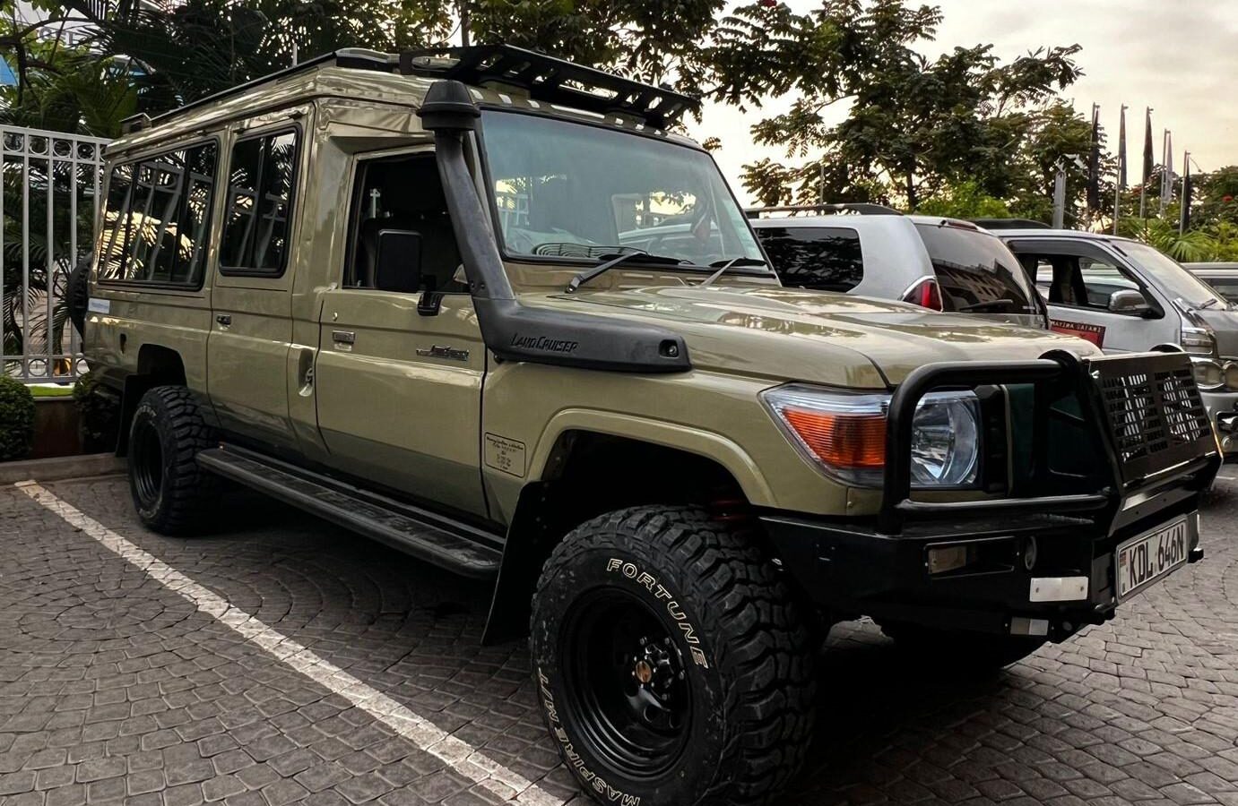 Safari Toyota Land Cruiser for Hire in Kenya | Private 6-Seater 4×4 for Tourists